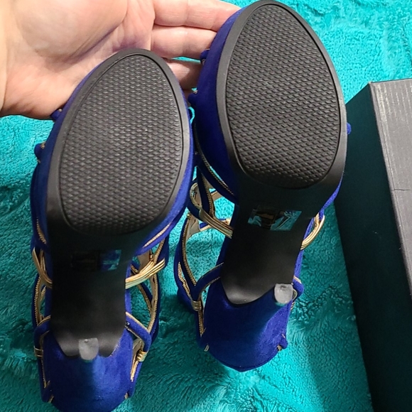 Bebe Blue Heels - Picture 7 of 12